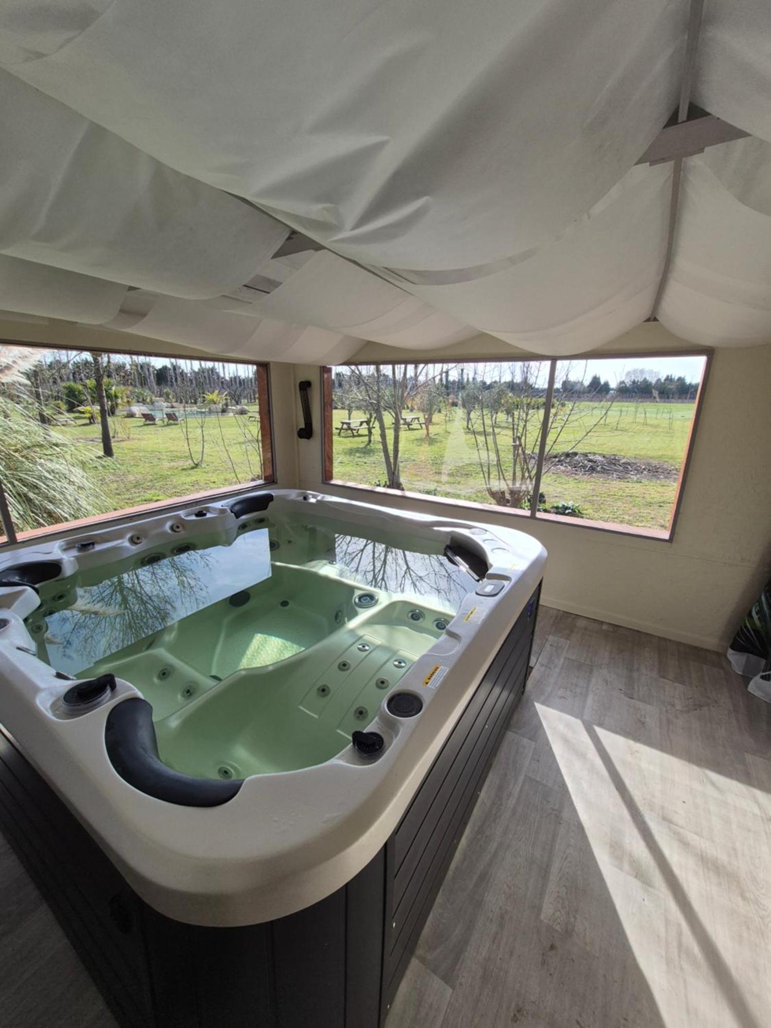 אביניון Le Mas Des Cerisiers Jacuzzi Et Sauna Inclus Pour Tous Les Logements מראה חיצוני תמונה