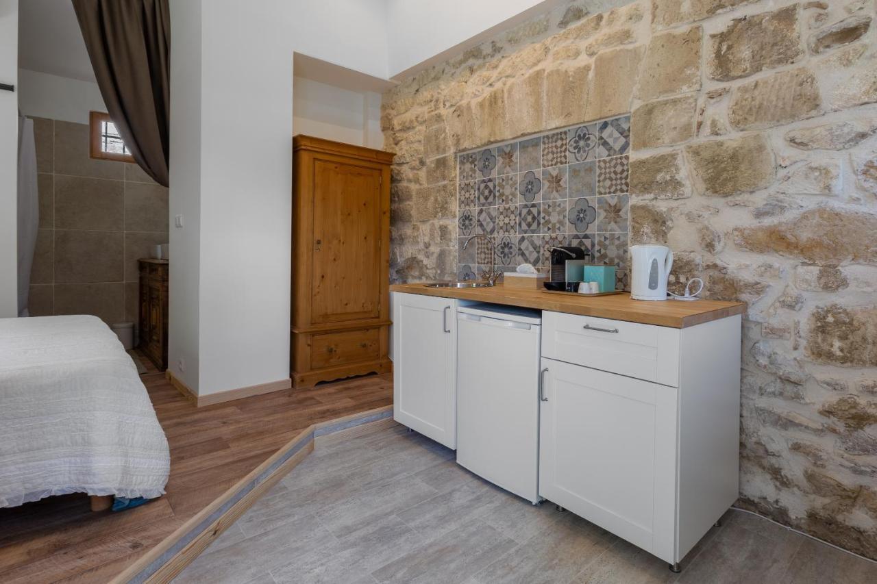 אביניון Le Mas Des Cerisiers Jacuzzi Et Sauna Inclus Pour Tous Les Logements מראה חיצוני תמונה