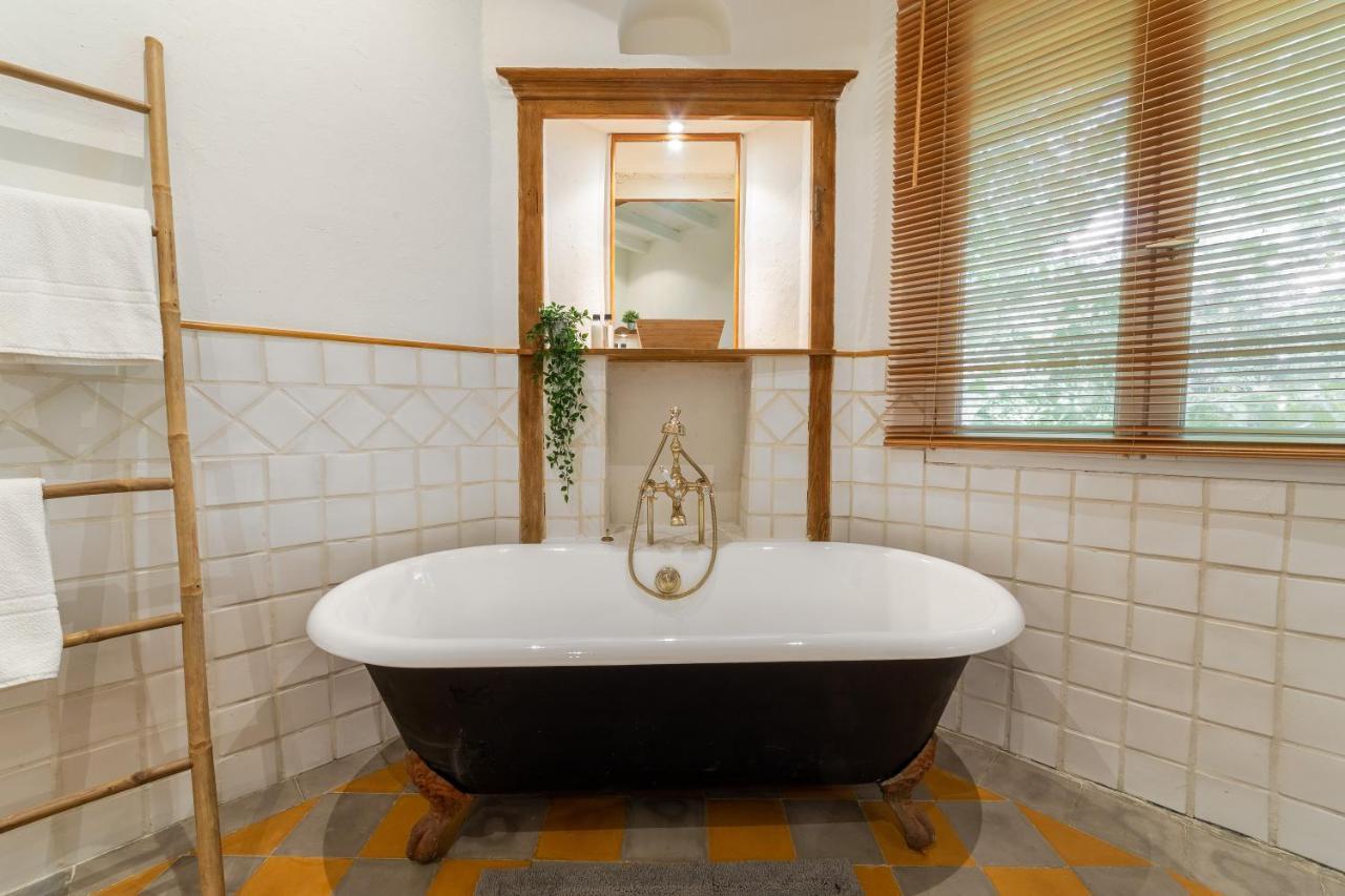 אביניון Le Mas Des Cerisiers Jacuzzi Et Sauna Inclus Pour Tous Les Logements מראה חיצוני תמונה